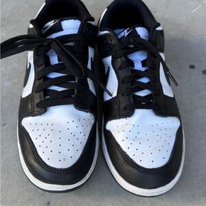 Nike Men's Black and White Sneakers
